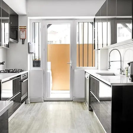 Lovely Private In Lapa 리스본